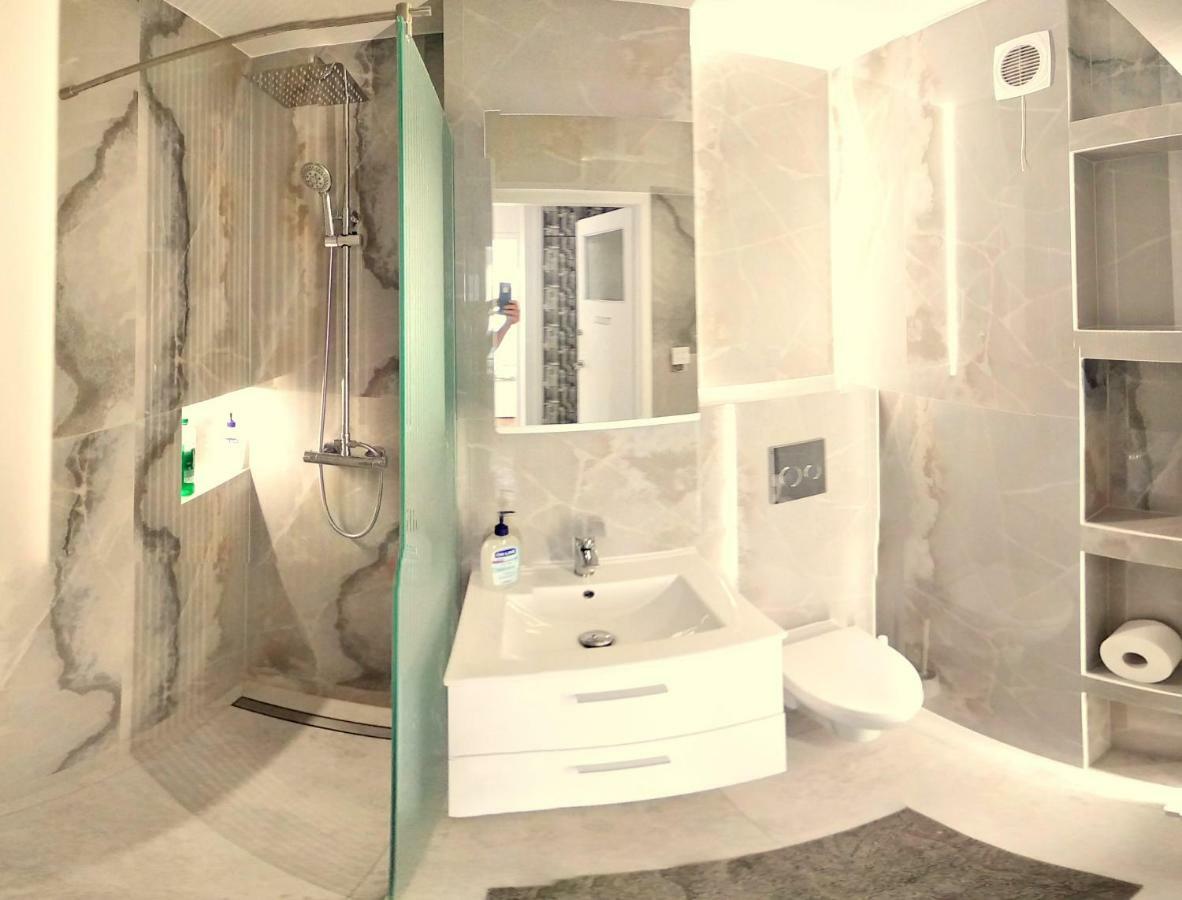 Studio Zelazna Rooms Near Old Town Warsaw Exterior photo